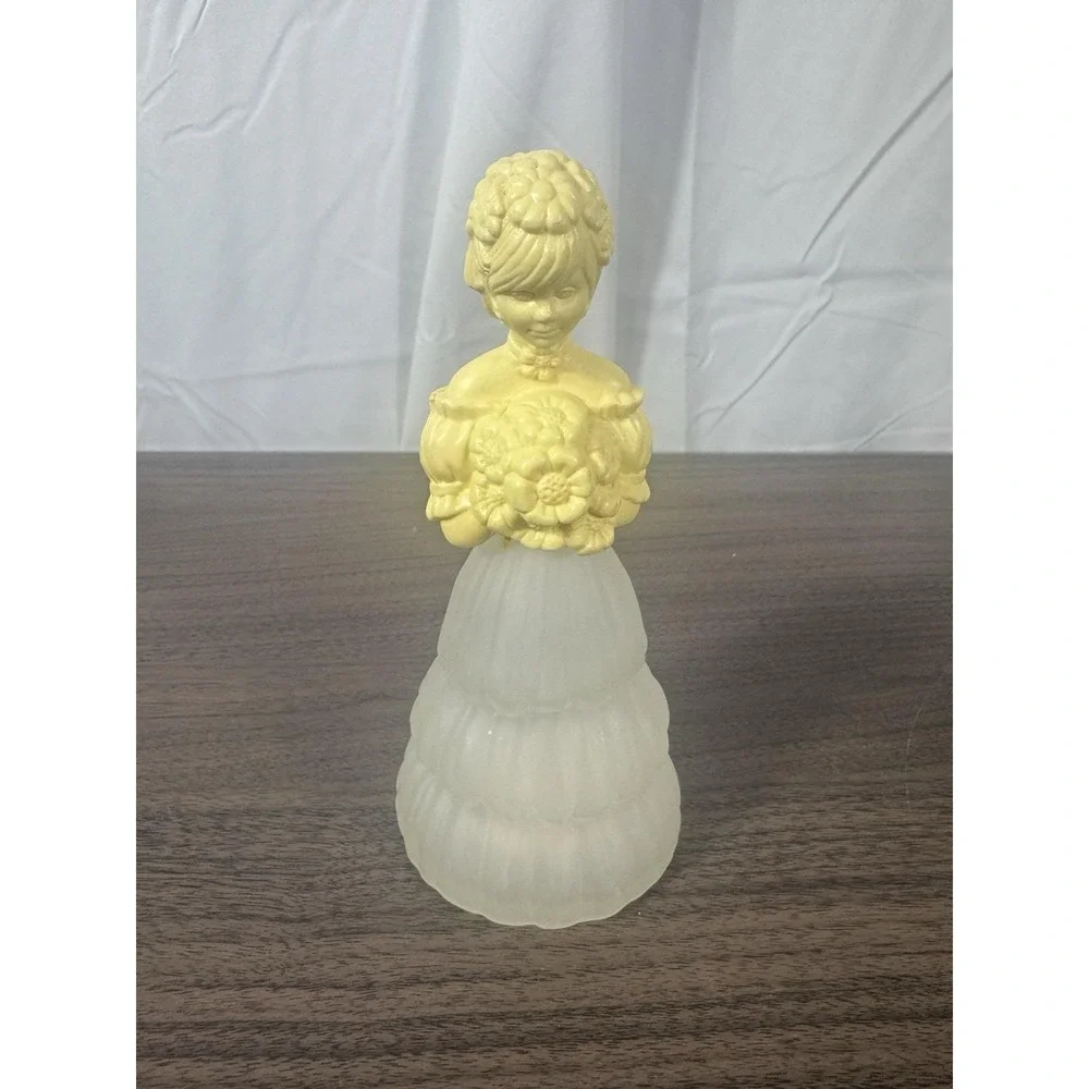 Vintage Avon Sweet Honesty‎ Cologne Figurine Decanter EMPTY